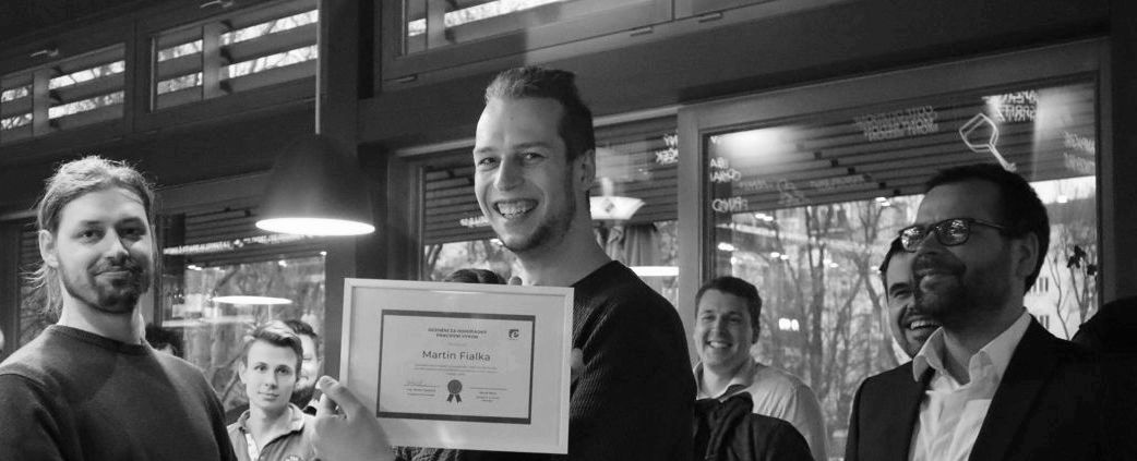 Předávání certifikátů — eppTec bootcamp absolventi